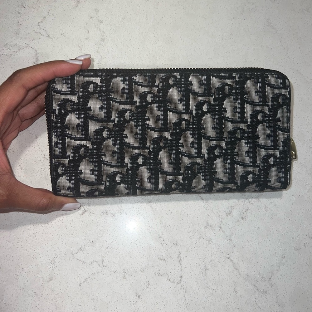 Dior Wallet - Picture 3 of 5